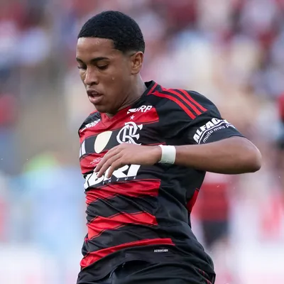 Com Juventus e Benfica, Flamengo planeja desenvolver Joshua