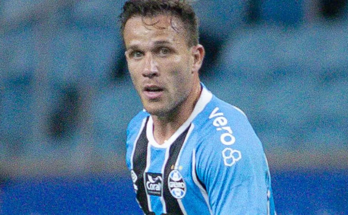 Opinião: Arthur é uma baita aposta do Santos e pode solucionar problemas de Cuca no meio-campo