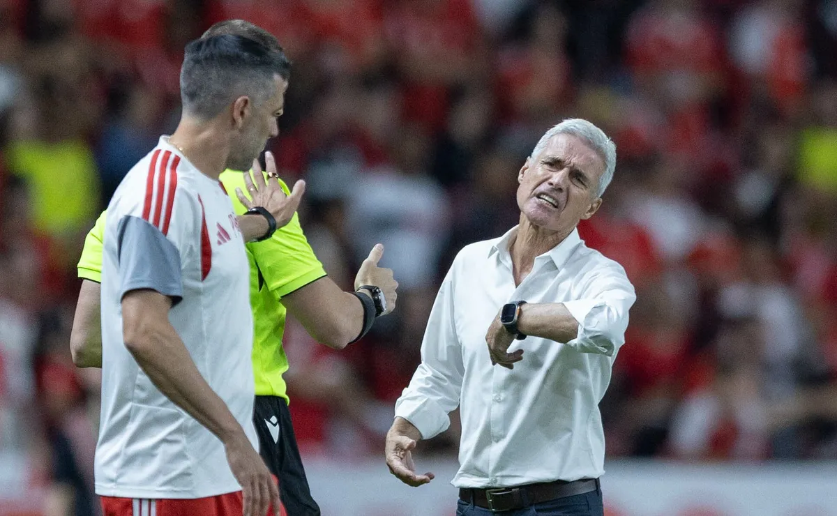 Com seis treinadores gringos, quartas da Copa do Brasil quebram recorde histórico em 2026