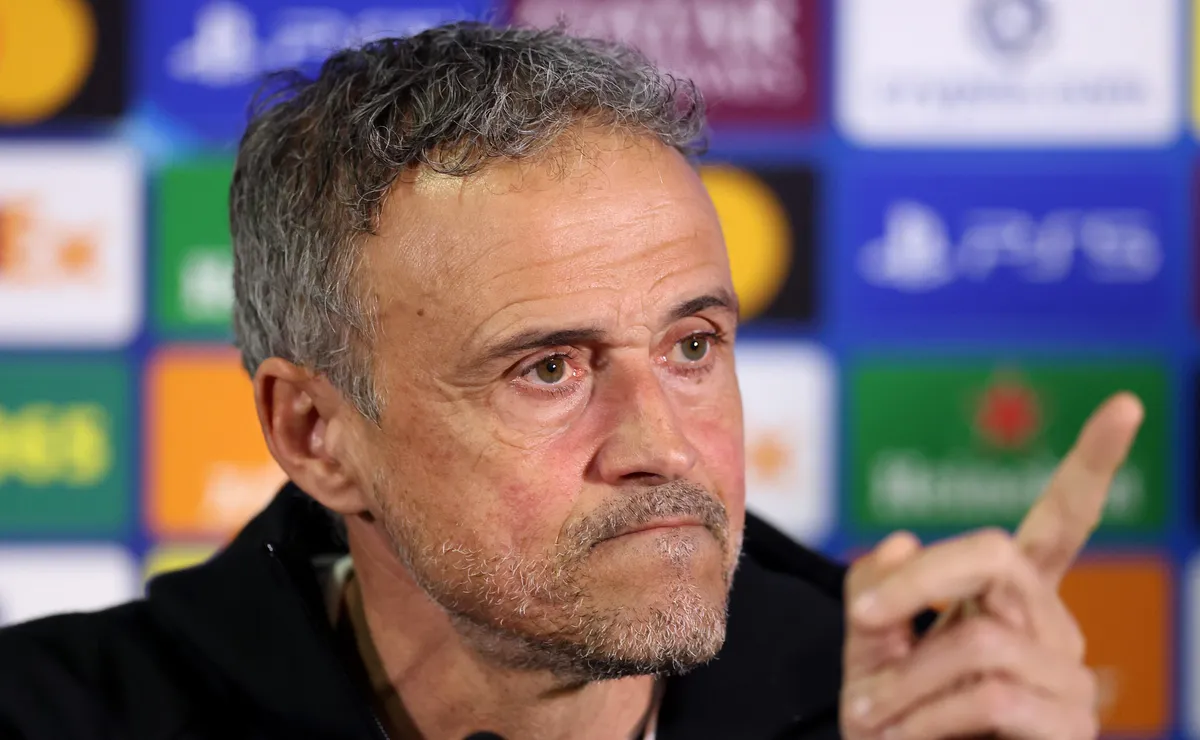 Luis Enrique detona Dembélé e Kvaratskhelia após empate do PSG: “É preciso sair da zona de conforto”