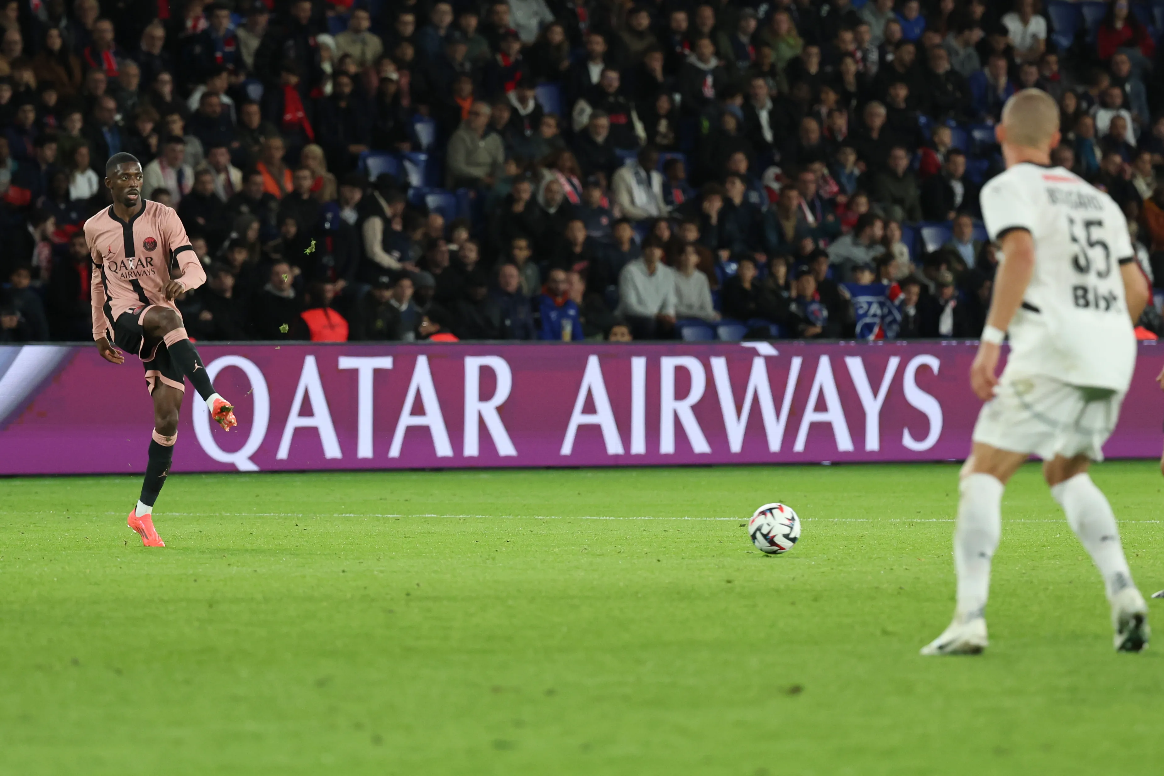 Dembélé teve má atuação contra Rennes e foi ‘sacado’ por Luis Enrique no intervalo de jogo do PSG – Foto: Catherine Steenkeste/Getty Images for Qatar Airways