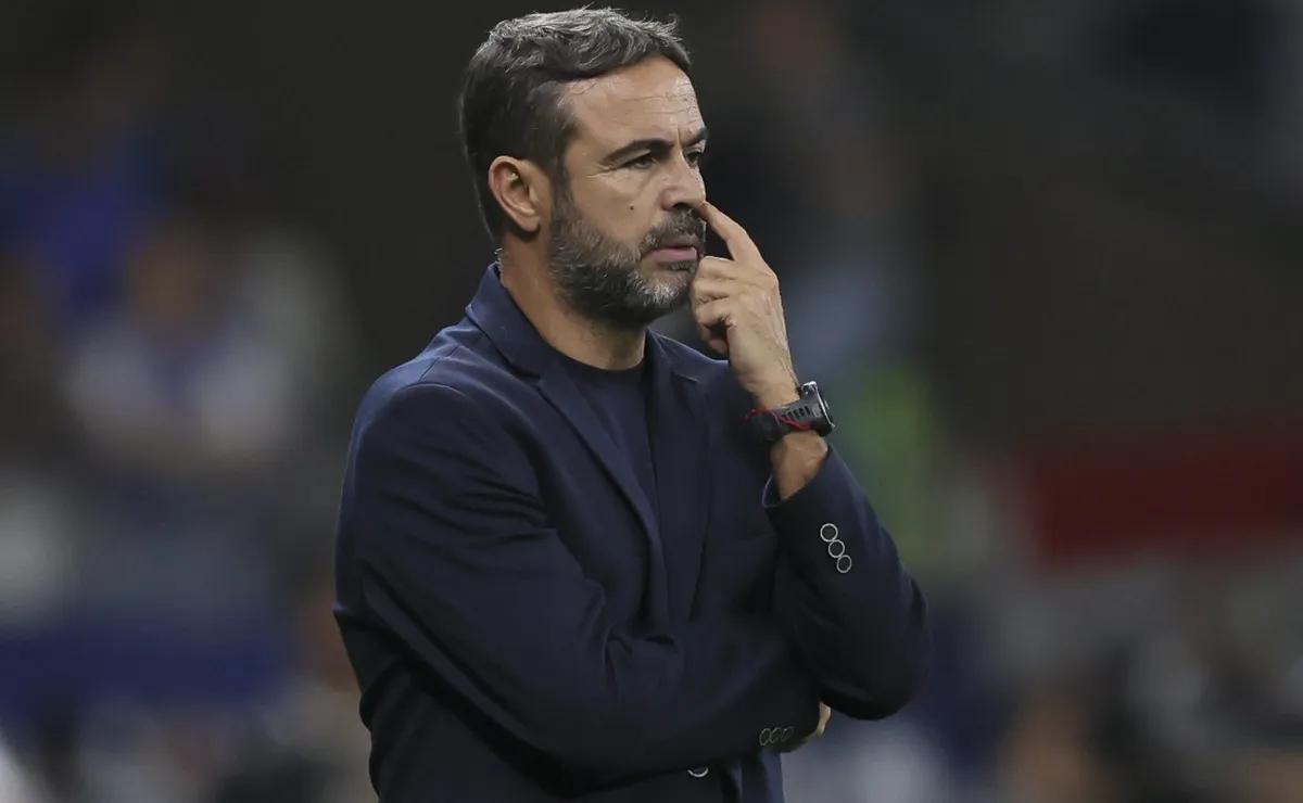 Artur Jorge monta Cruzeiro ofensivo, mas equipe sofre na criação e leva empate