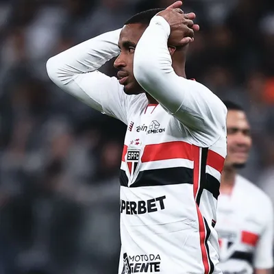 André Silva recusa propostas e decide ficar no São Paulo