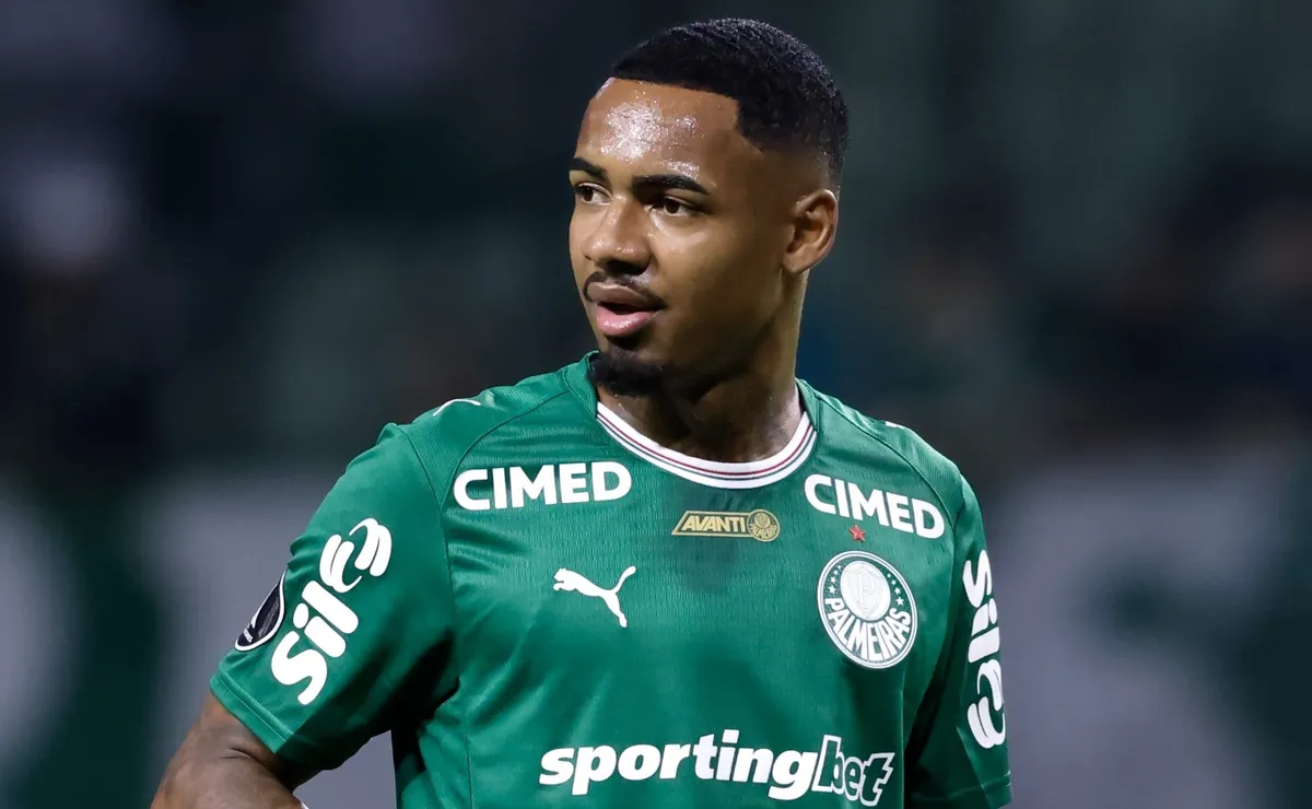 Saída de Allan faz Abel reformular escalação e nova opção tática surge contra o Santos