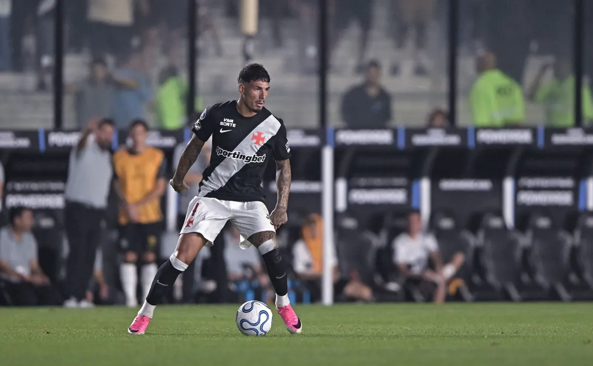 Vasco encara o Vitória e busca feito histórico que não alcança há mais de 30 anos