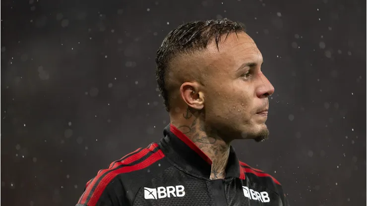 Cebolinha em campo pelo Fla durante jogo no Maracanã.