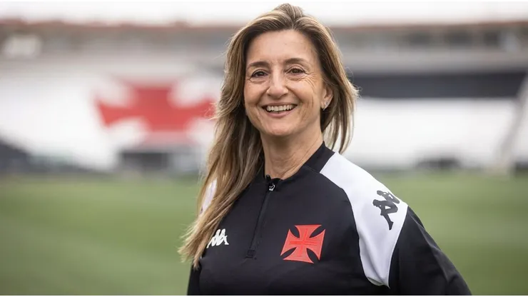 Simone Lourenço é coordenadora do feminino no Vasco.