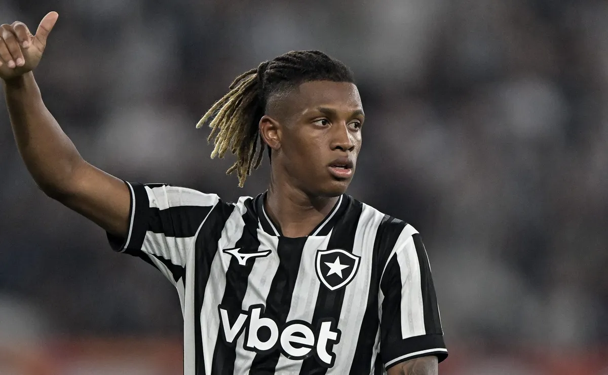 Danilo começa a mudar de ideia sobre ida para o Zenit e Botafogo se anima por Luiz Henrique