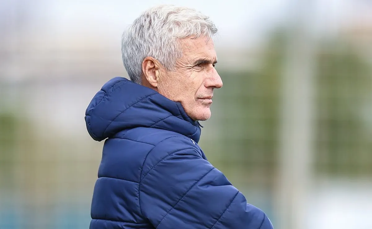 Luís Castro enfrenta no Grêmio mesma crise tática vivida no Inter em duelo na Copa do Brasil