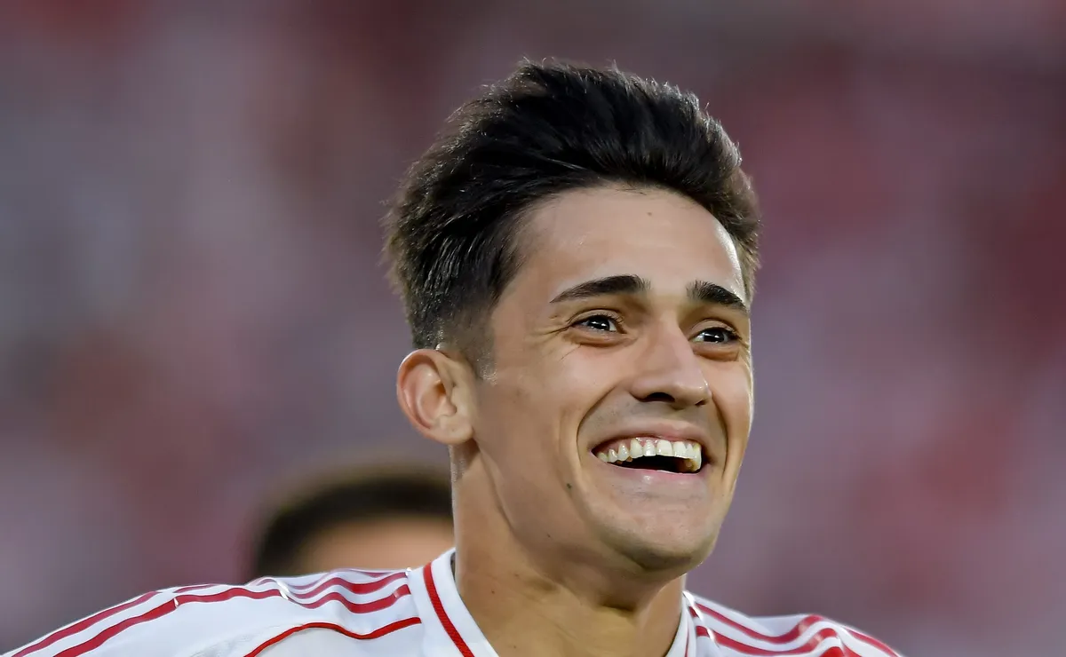 Vasco avança em negociação por Pablo Solari e sinaliza com oferta de R$ 54 milhões ao Spartak