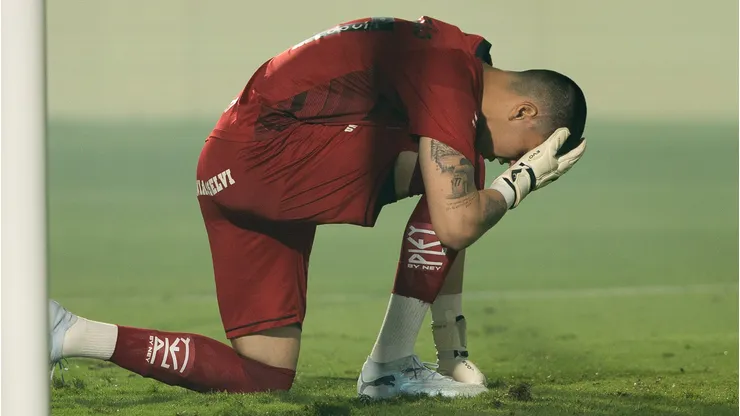 Gabriel Brazão não vive um bom momento no Santos.