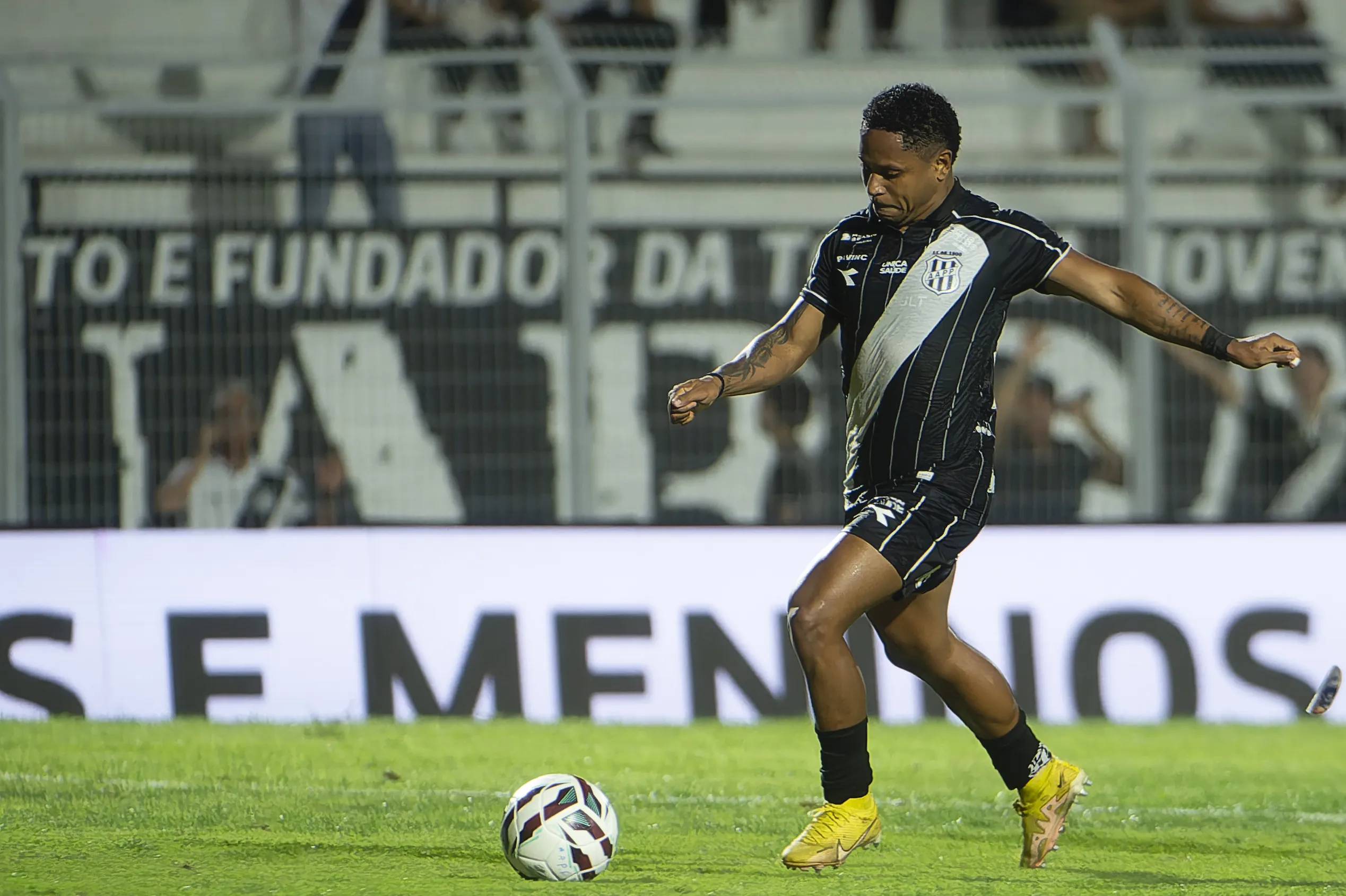 Ponte Preta. Foto: Anderson Romão/AGIF