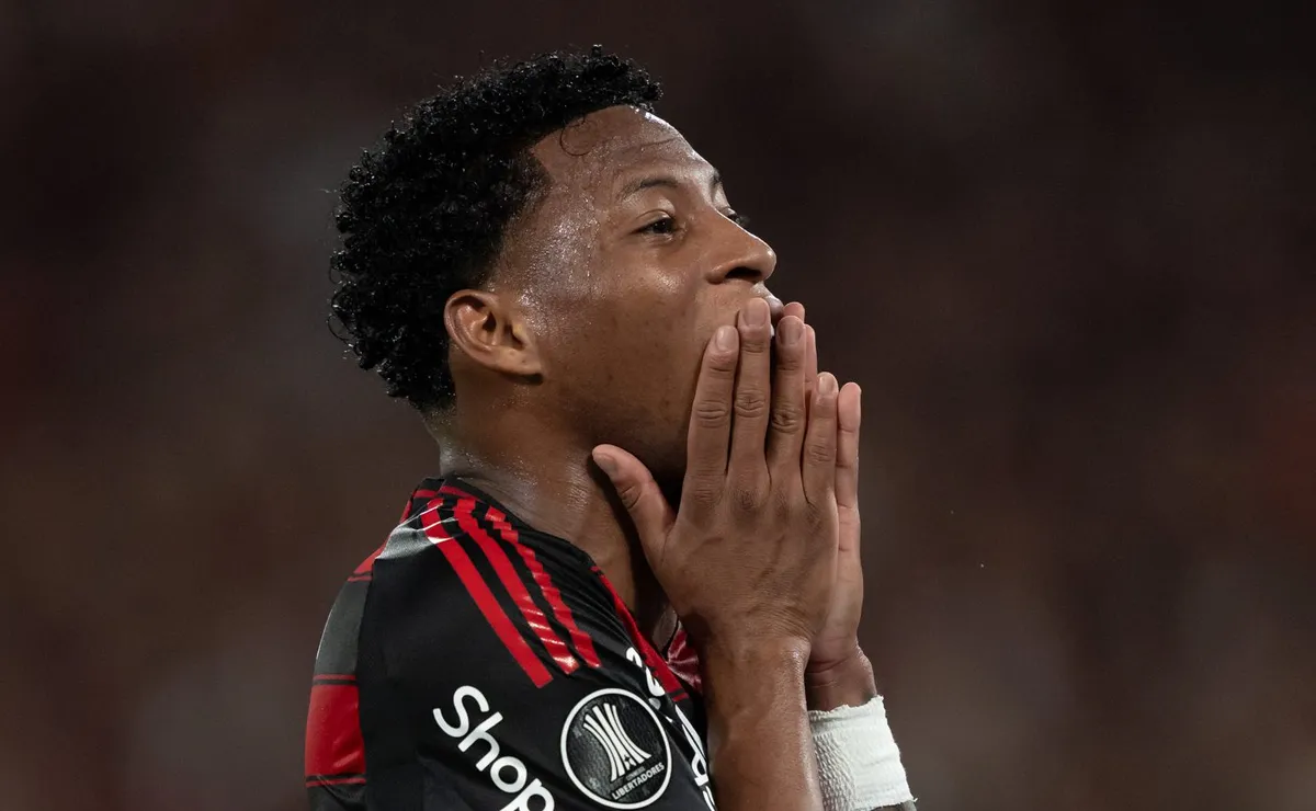 Flamengo encaminha contratação de novo atacante para substituir Plata, mas não será Luiz Henrique