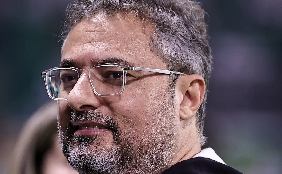 Santos anuncia Arthur e Alexandre Mattos planeja buscar mais três contratações