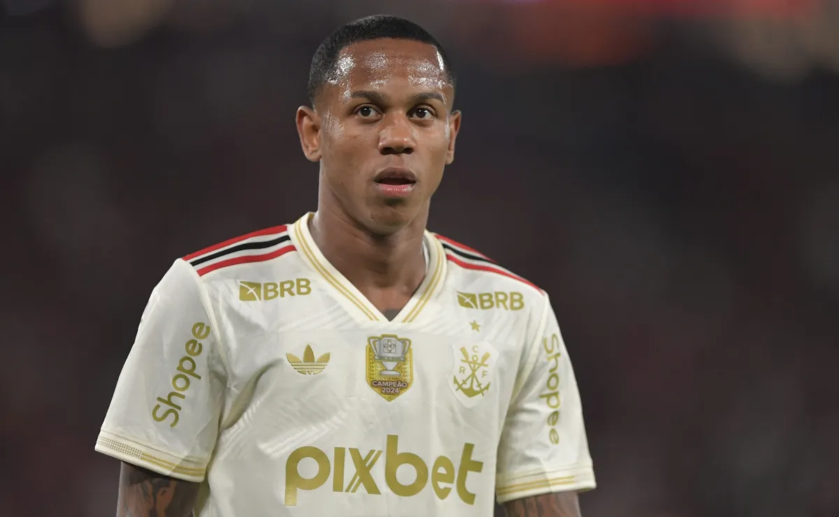 Wallace Yan é vendido para o Bragantino por R$ 38 milhões e Flamengo ainda terá jogador em troca