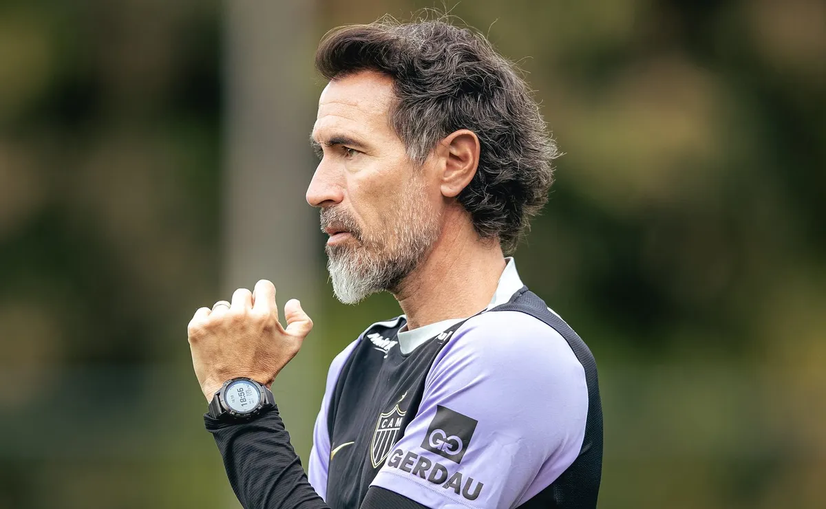 Domínguez quebra a cabeça com baixas e dúvidas no Atlético para duelo contra o Vitória