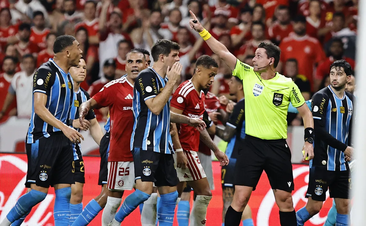 Faltas no limite: Grêmio domina ranking dos jogos mais truncados de 2026