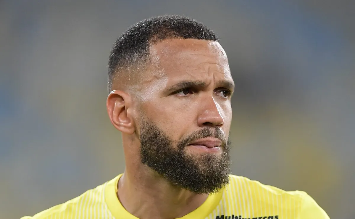 Everson vira desfalque no Atlético e preocupa para duelo contra o Cruzeiro
