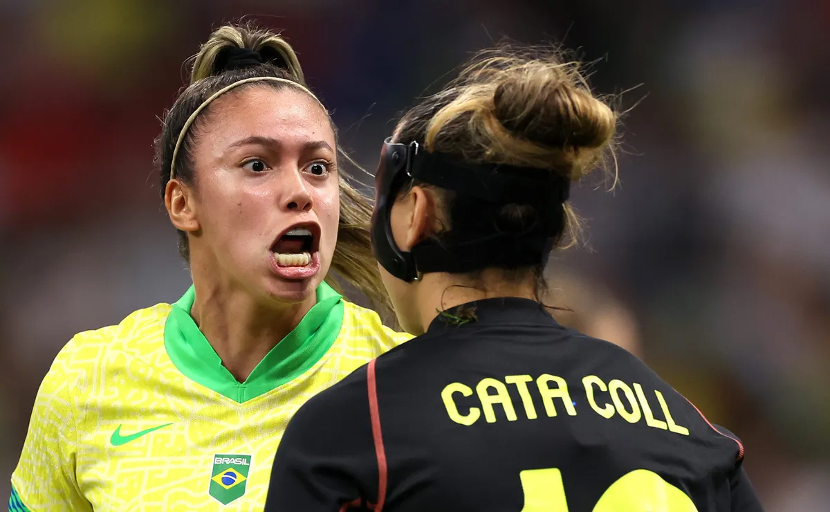 Bárbara Coelho vê Brasil forte na Copa do Mundo Feminina e aponta Colômbia como perigosa no caminho