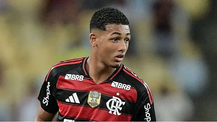 João Victor, zagueiro do Flamengo - Foto: Thiago Ribeiro/AGIF