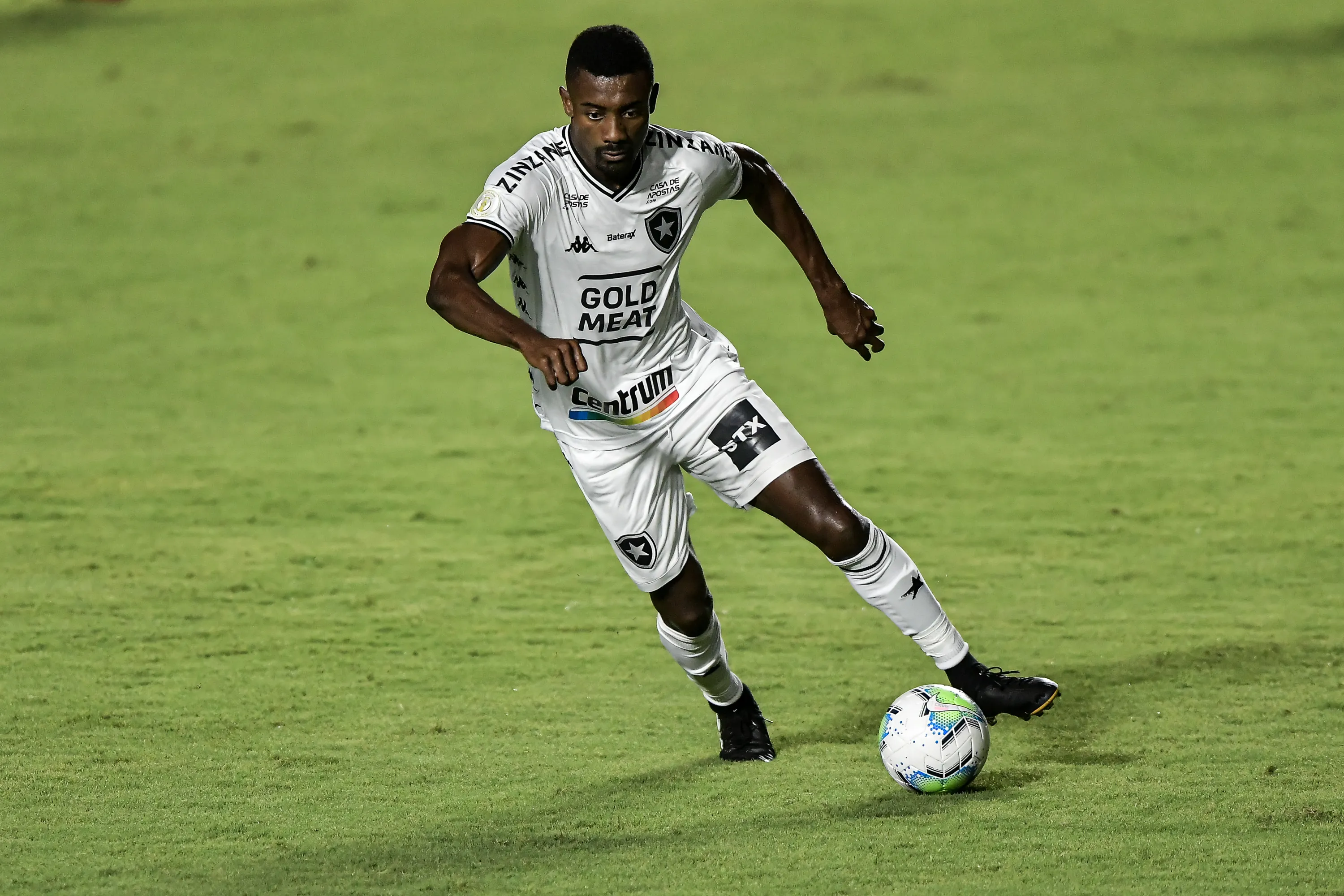 Salomon Kalou. Foto: Thiago Ribeiro/AGIF