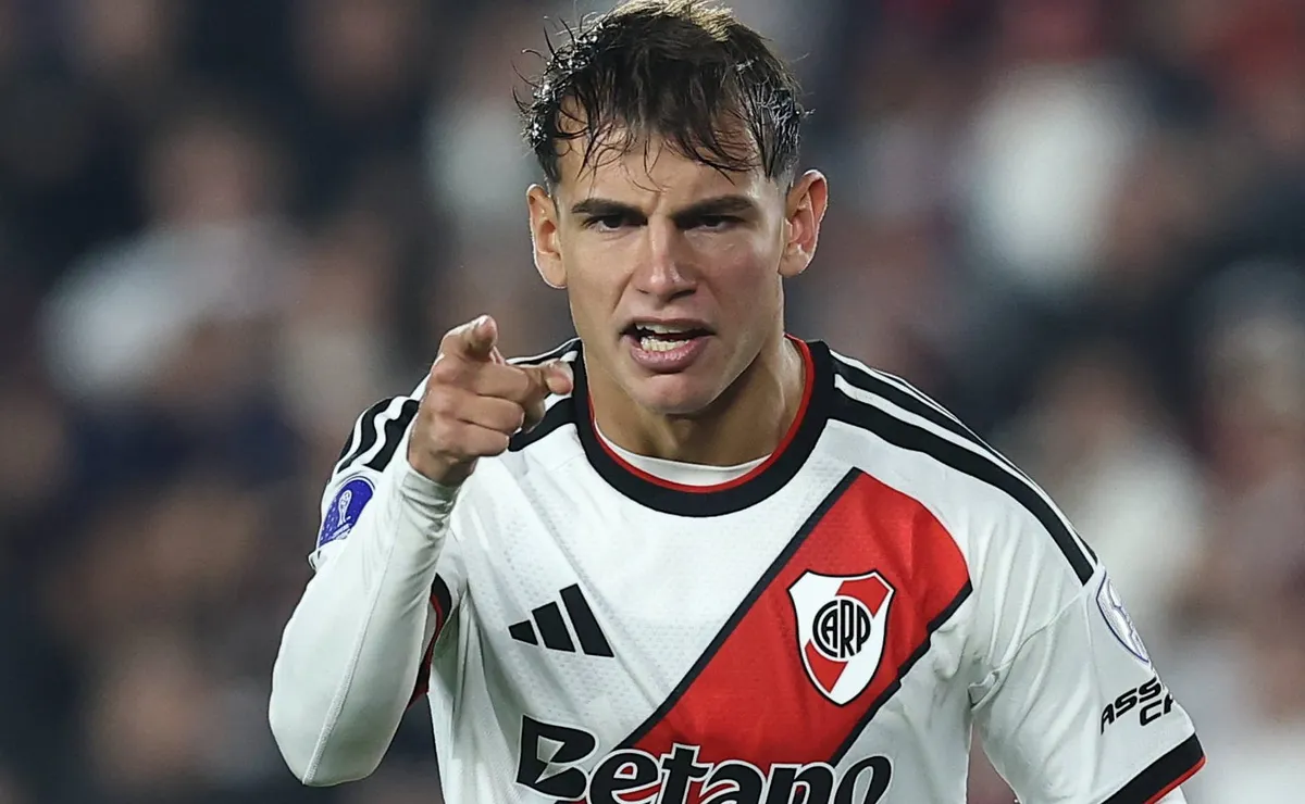Flamengo abre negociação com o River Plate para contratação do centroavante Joaquín Freitas
