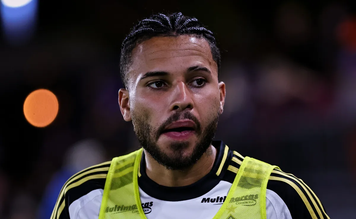 Alexsander é oferecido ao Botafogo, que não avança por contratação de volante