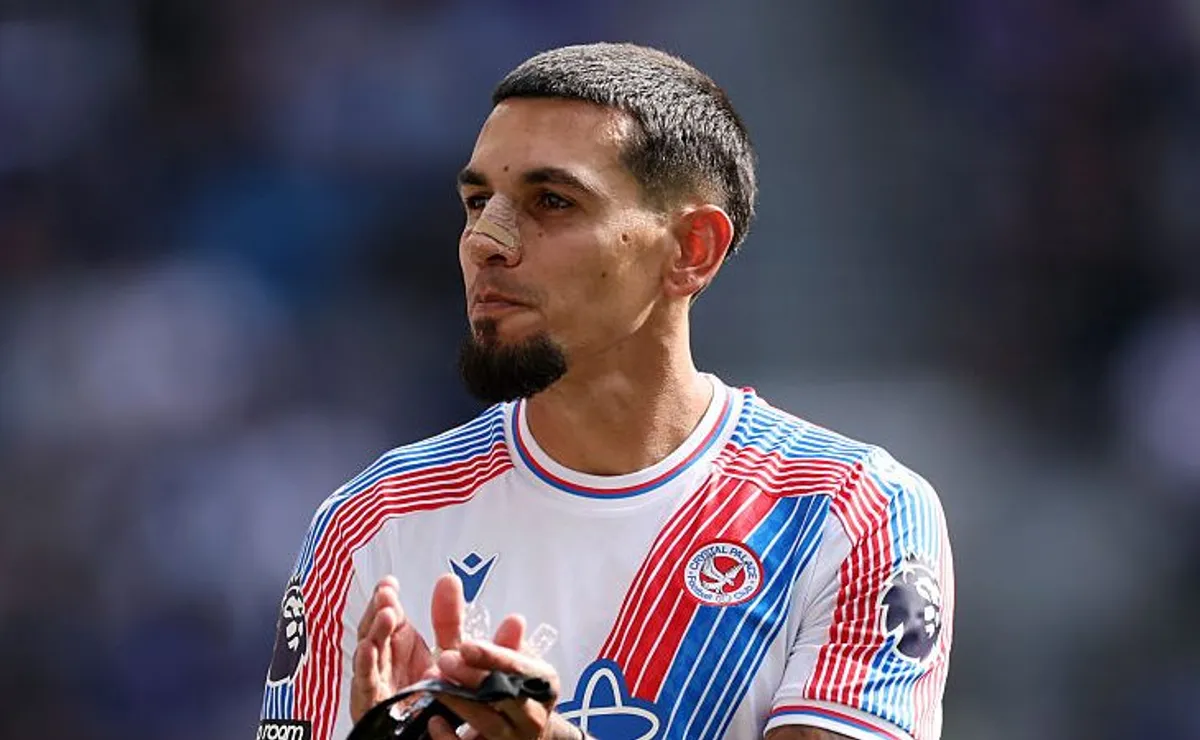 Daniel Muñoz, antigo alvo de Palmeiras e Flamengo, se aproxima do Nottingham Forest