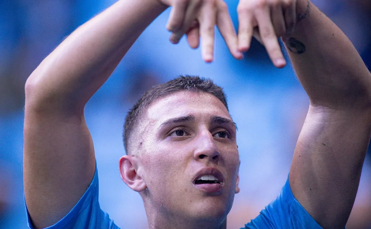 Grêmio acerta empréstimo de Monsalve ao Estudiantes por um ano