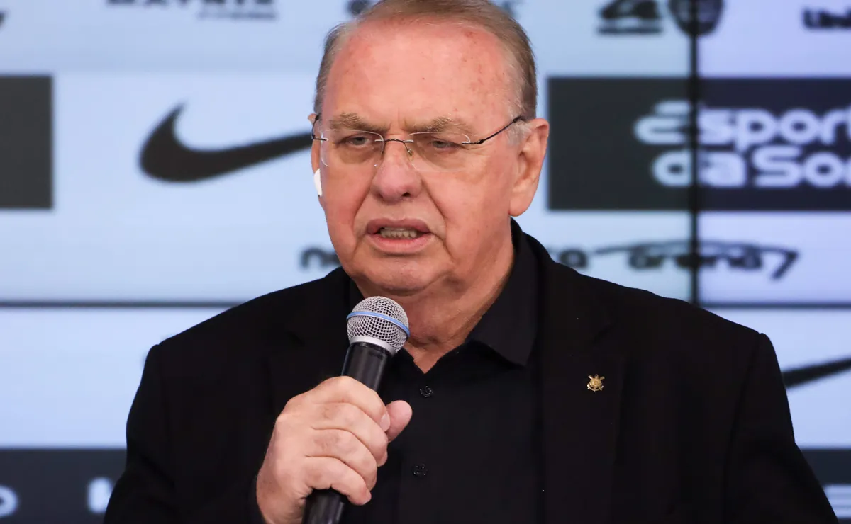 Opinião: Proibição no Corinthians de jogadores se envolverem em política fere a história do Timão