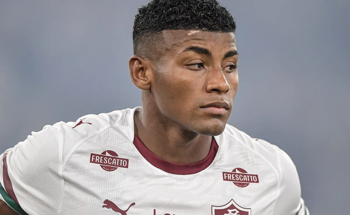 Fluminense recebe contato do Lille por Hércules e responde que não pretende vender o volante