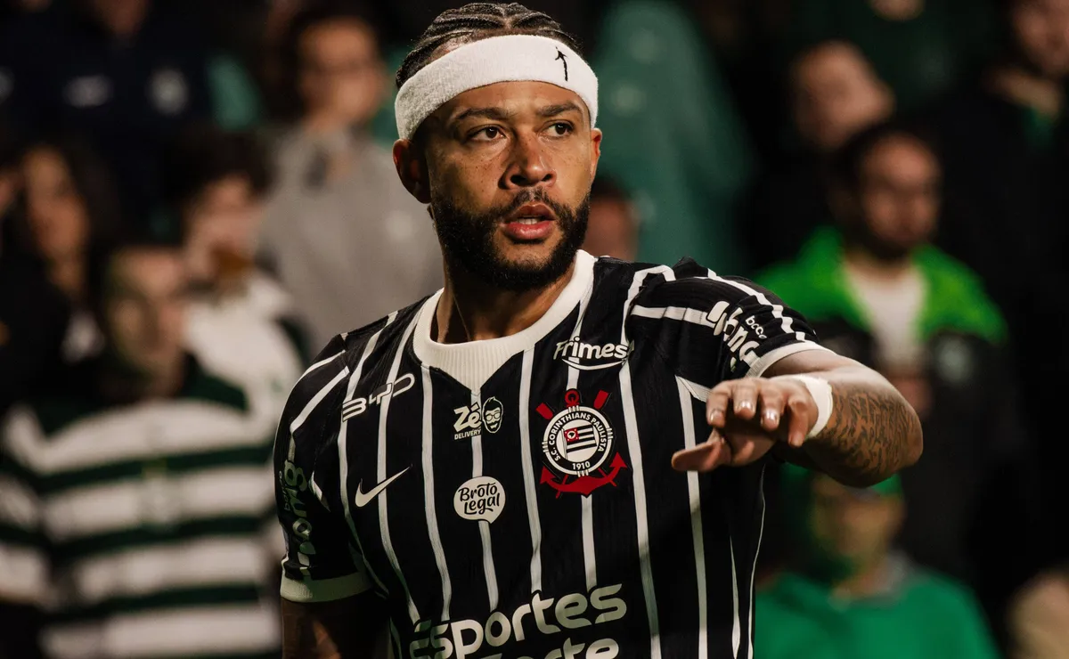 Memphis Depay deve voltar a ser titular e Diniz tem dúvida entre Carrillo e Lingard para Corinthians X Santos