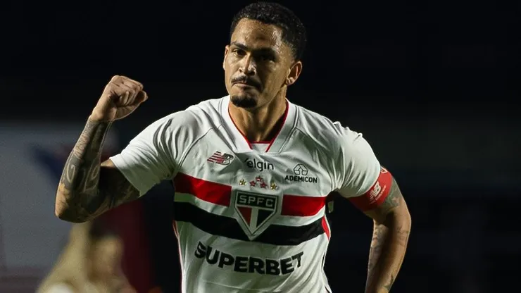Luciano marcou o primeiro gol do São Paulo.