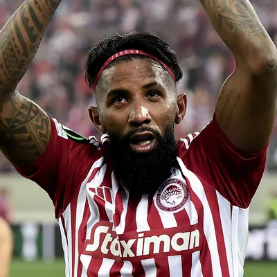 Santos fecha a contratação de Rodinei