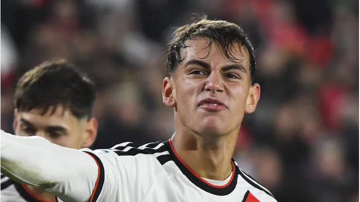 Joaquín Freitas em campo pelo River Plate.