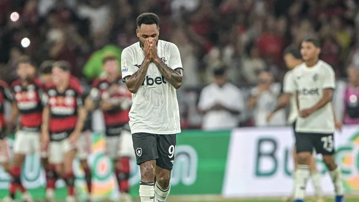 RJ - RIO DE JANEIRO - 30/08/2026 - BRASILEIRO A 2026, FLAMENGO X BOTAFOGO - Danilo Pereira jogador do Botafogo durante partida contra o Flamengo no estadio Maracana pelo campeonato Brasileiro A 2026. Foto: Thiago Ribeiro/AGIF