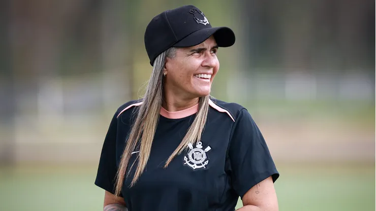 Emily Lima treina as Brabas para a reta final do Brasileirão Fotos: Rodrigo Gazzanel / Agência Corinthians