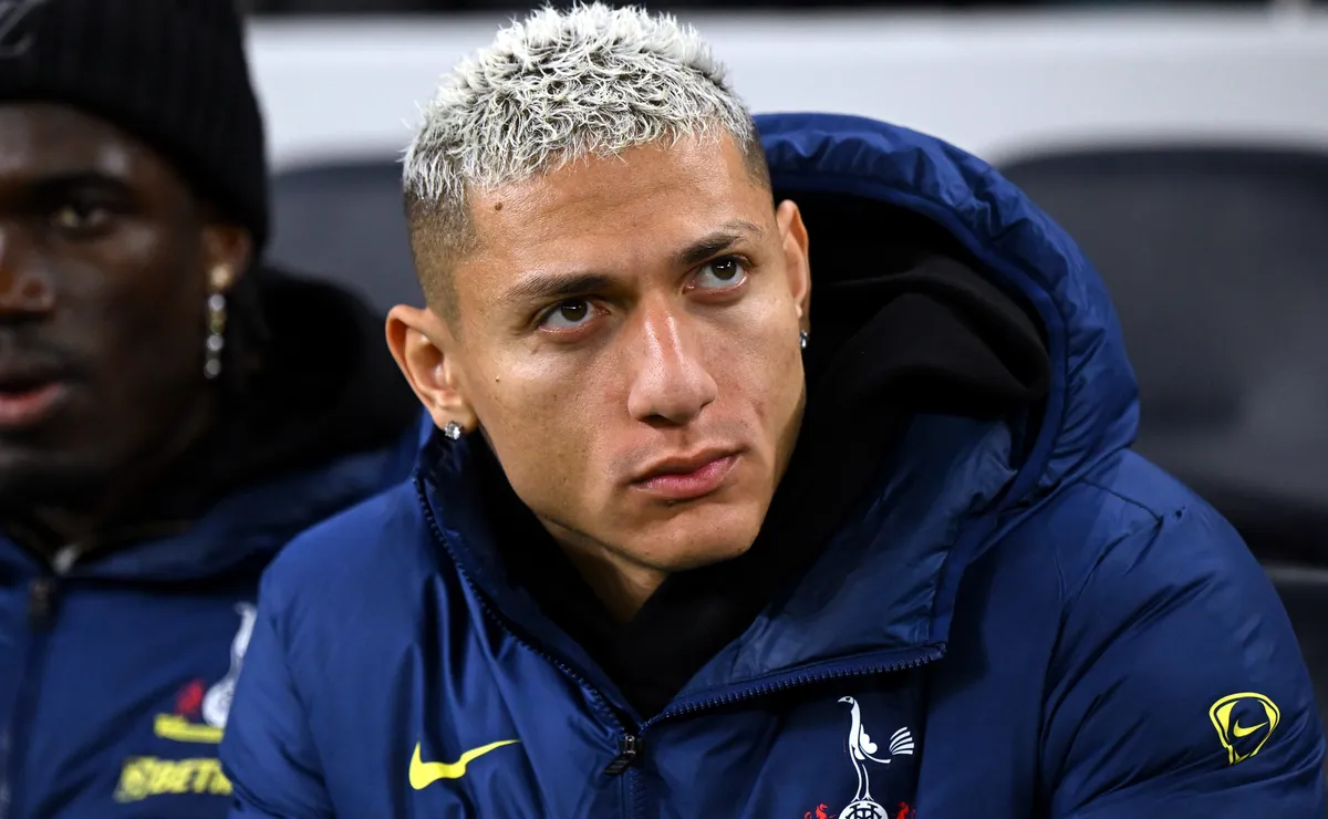 Richarlison desabafa e exige respeito ao Tottenham em desejo de retornar ao Everton