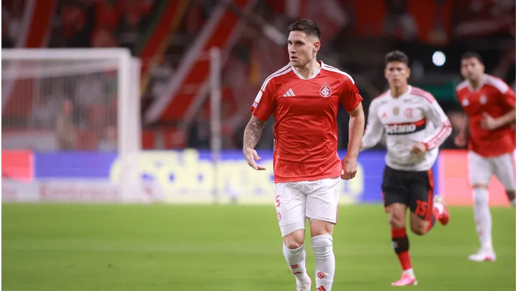 Villagra recebe proposta do Nacional. Maxi Franzoi/AGIF.