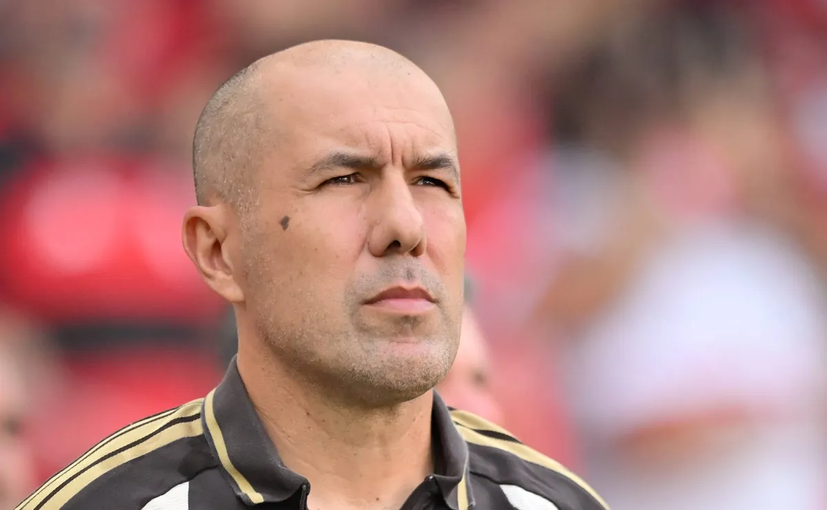 OPINIÃO: O “apagão” inaceitável do Flamengo e por que a teimosia de Leonardo Jardim pode custar os títulos do ano.