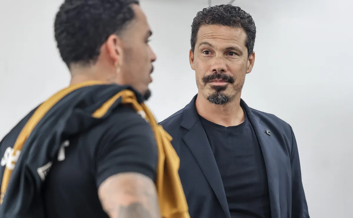 Hernanes faz estágio no SuperCT e acompanha trabalho de Dorival Júnior de olho na carreira como técnico