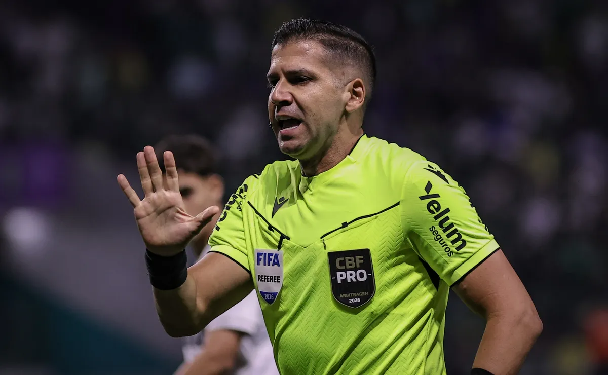 Análise: Bruno Arleu de Araújo apita Gre-Nal 454 após histórico de polêmicas em jogos do Internacional