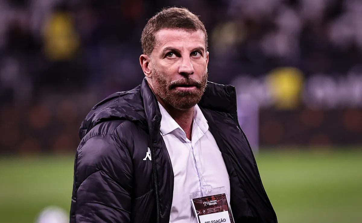 Vasco muda o foco no mercado e prioriza setor ofensivo na reta final da janela de transferências