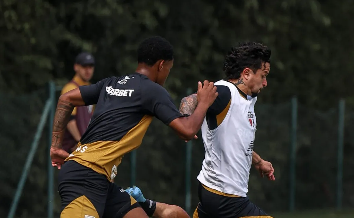 São Paulo faz treino tático no SuperCT e avança na preparação para enfrentar o Atlético-MG