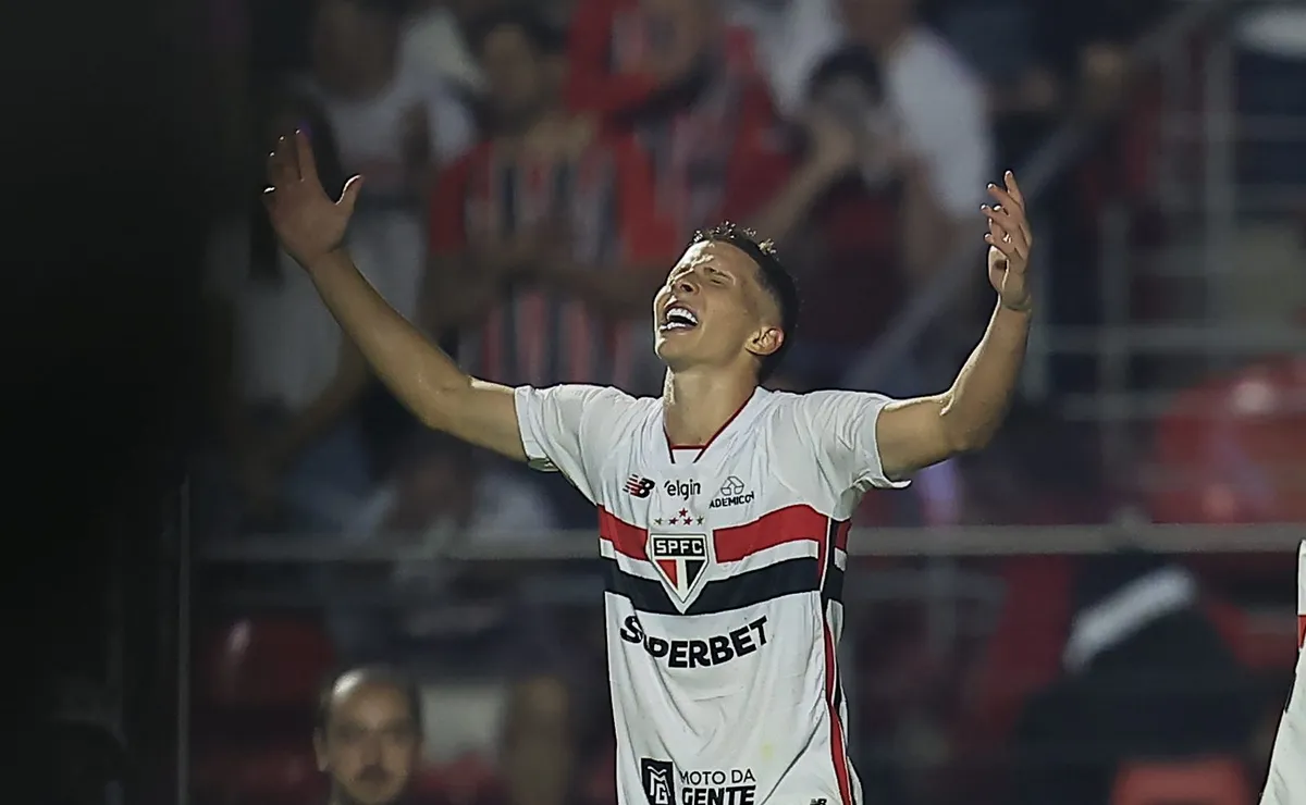Análise: Gustavo Santana vive reviravolta no São Paulo e transforma temporada de incertezas em história de superação