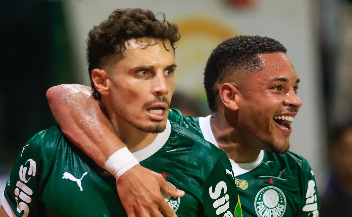 Opinião: Alô, Abel! Expor Vitor Roque pode ser ‘tiro no pé’ no Palmeiras, assim como foi com Raphael Veiga