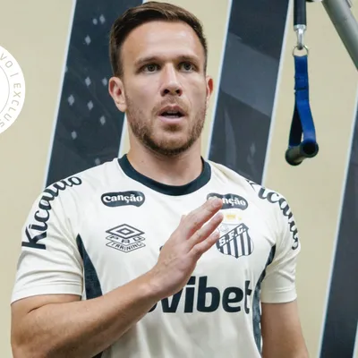 Arthur impressiona fisicamente e deve estrear contra o Inter