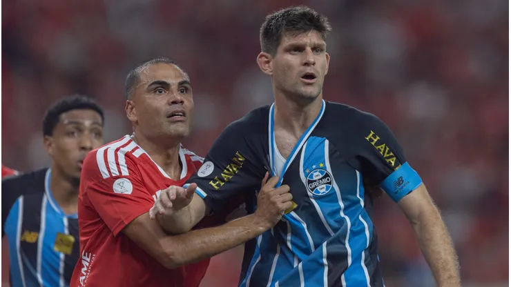 Pezzolano não precisa inovar no Gre-Nal 454. Liamara Polli/AGIF.