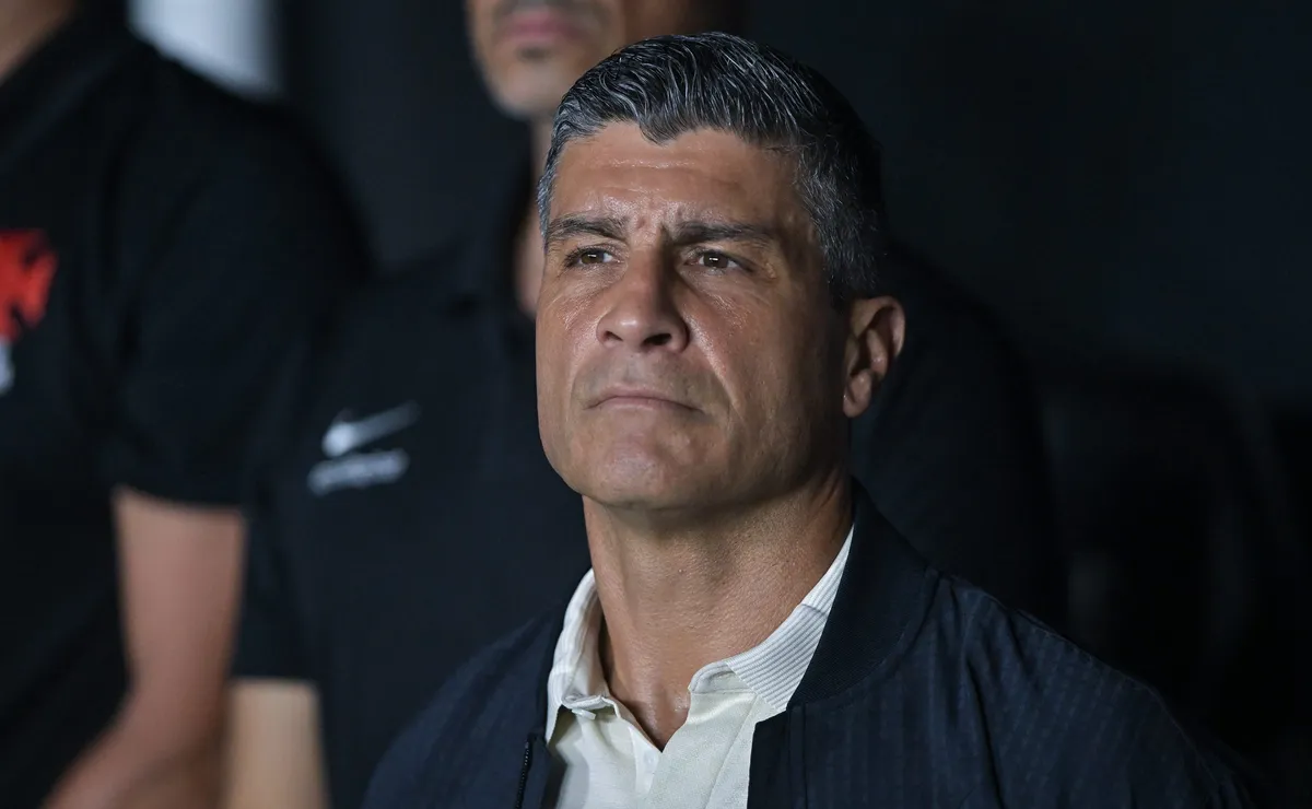 Pedro Emanuel comemora classificação na Copa do Brasil e aponta caminho para o Vasco sair do Z-4