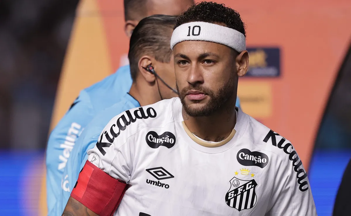 Palmeiras provoca Neymar após críticas à Vila e enaltece gramado sintético: “Piso sempre perfeito”